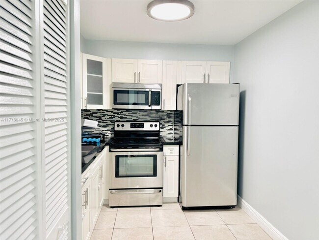 Foto del edificio - 2055 SW 122nd Ave