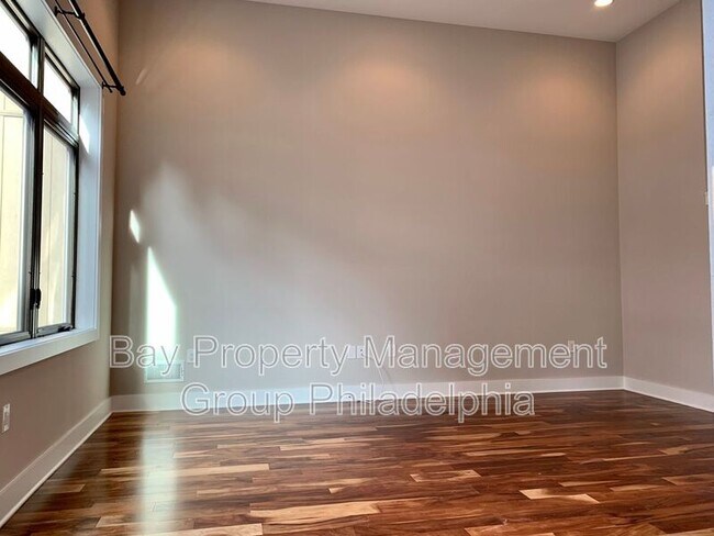 Foto del edificio - 842 N American St