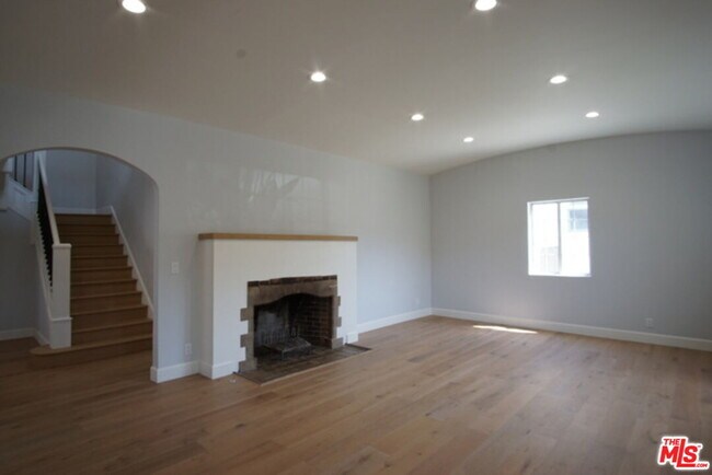 Foto del edificio - 830 3rd Ave