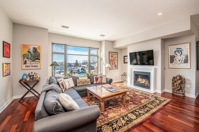 Foto del edificio - 5600 N Lake Dr