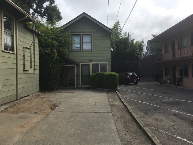 Building Photo - 30 Yosemite Ave
