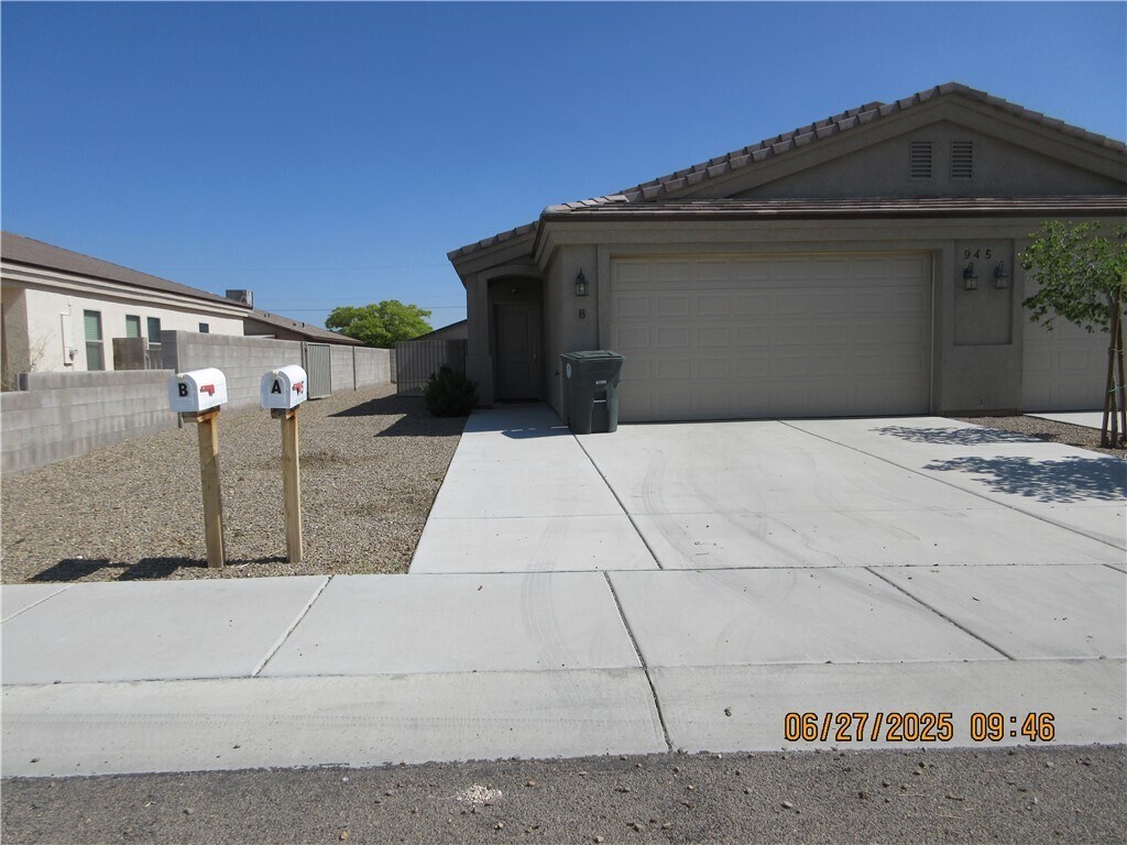 Foto principal - 945 Sheldon Ave