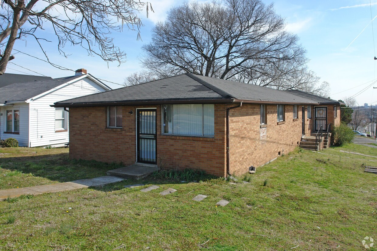 Primary Photo - 900 33rd Ave N