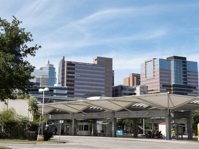 Foto del edificio - 7901 Cambridge St