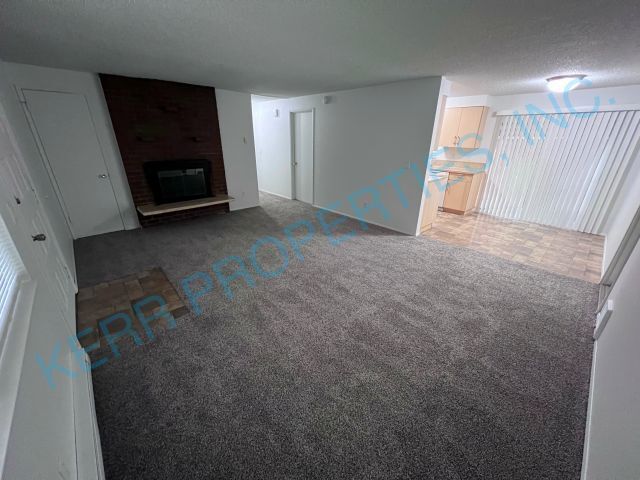 Foto del edificio - 2485 NE Division St