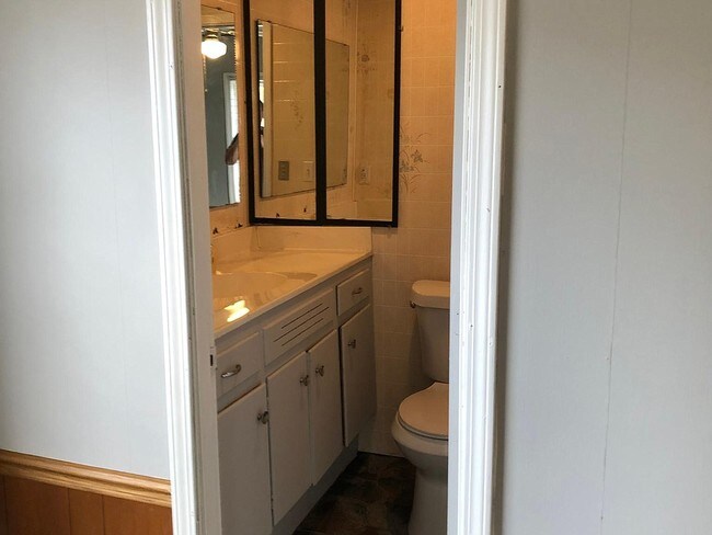 Foto del edificio - 3300 Avent Ferry Rd