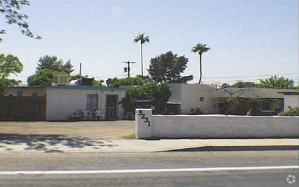 Primary Photo - 5231 E Indian School Rd