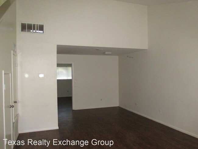 Building Photo - 2 br, 2 bath House - 5735 Crestmore