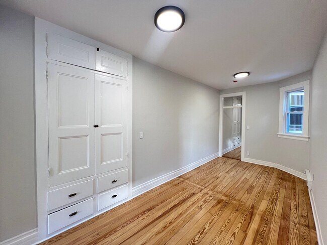 Foto del edificio - 492 Monmouth St