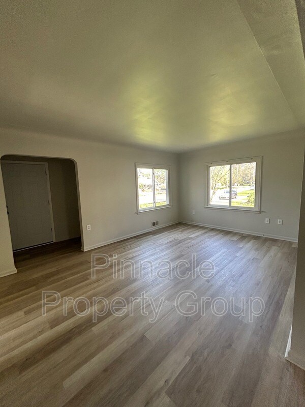 Foto del edificio - 834 N Leroy St