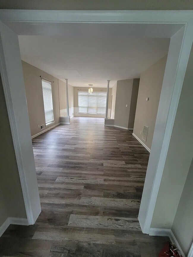 Foto del edificio - 322 Fell Ln