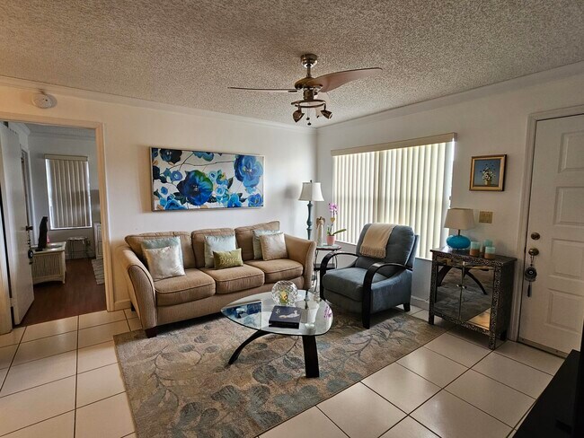 Building Photo - 4709 Lucerne Lakes Blvd