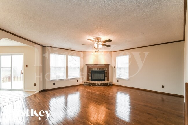 Foto del edificio - 19528 Windwood Pkwy