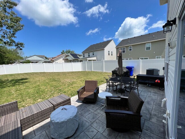 Foto del edificio - 4 bedroom newly built home in Ocean View, ...