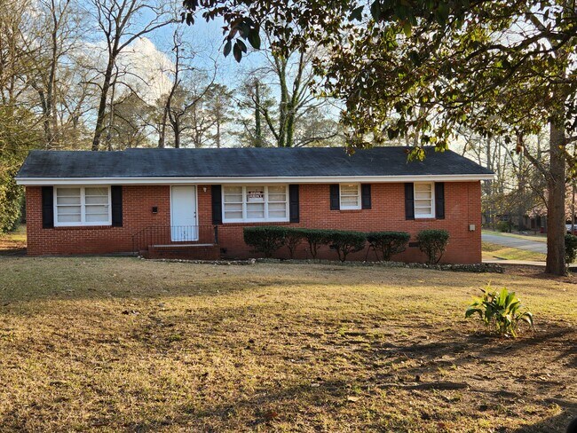 Building Photo - 1935 Karen Dr