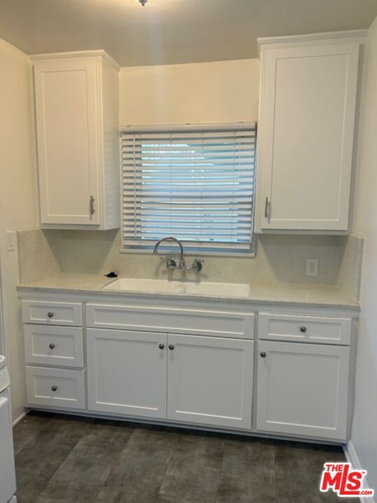 Foto del edificio - 12003 Louise Ave