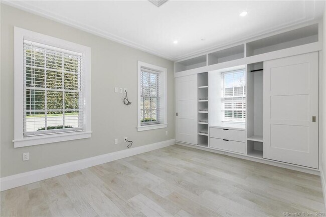 Building Photo - 1990 Bronson Rd