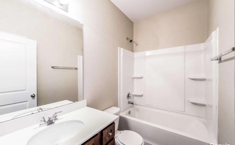 Foto principal - 356 Farmhouse Ln N