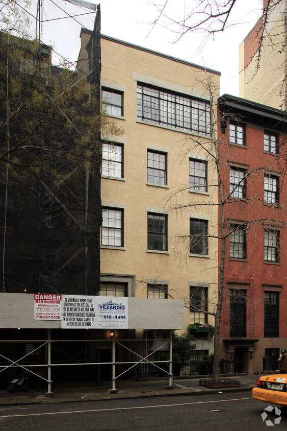 Building Photo - 20 W 9th St