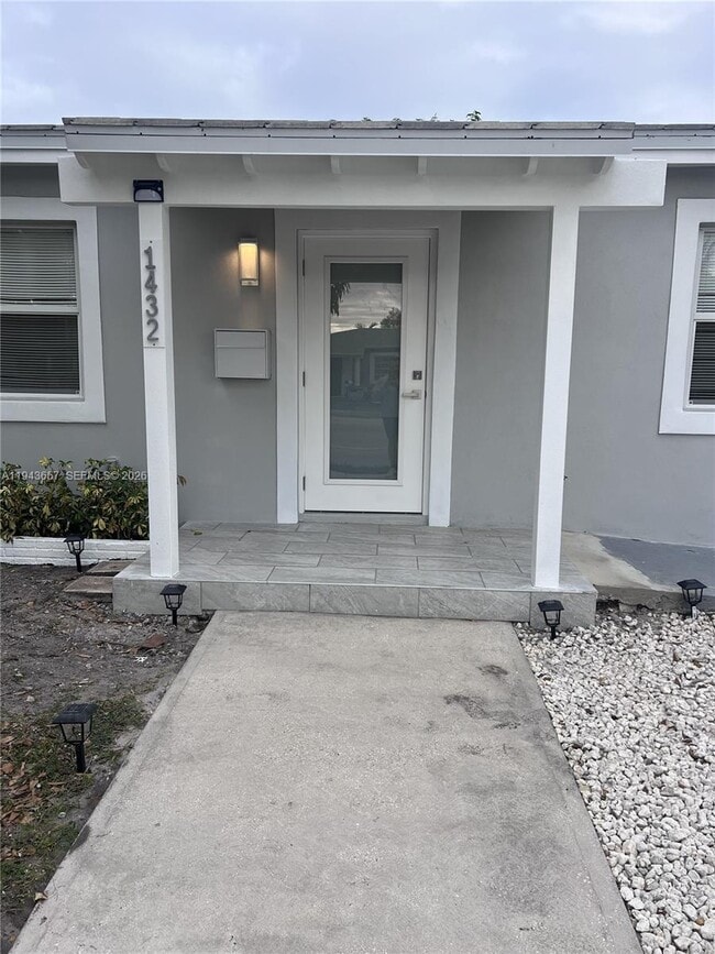 Foto del edificio - 1432 N Andrews Ave