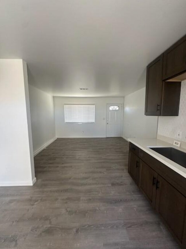 Foto del edificio - 2812 28th St W