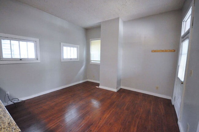 Building Photo - 1518 Worthington St