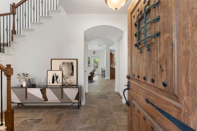 Building Photo - 116 Silkstone St