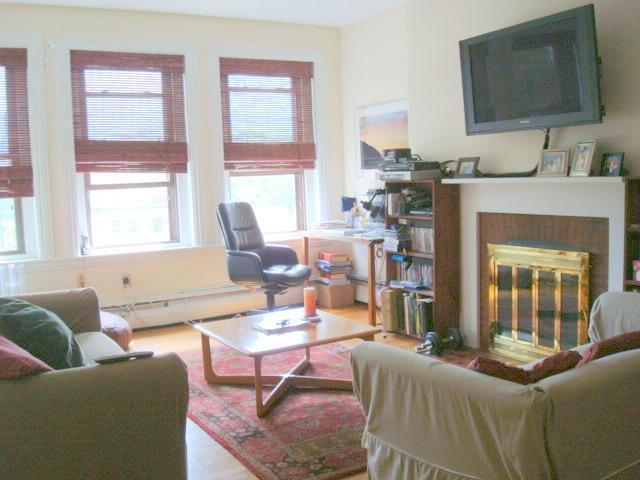 Foto del edificio - 922 Beacon St