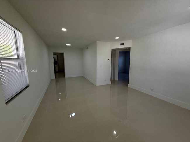Photo - 1494 W 34th St House