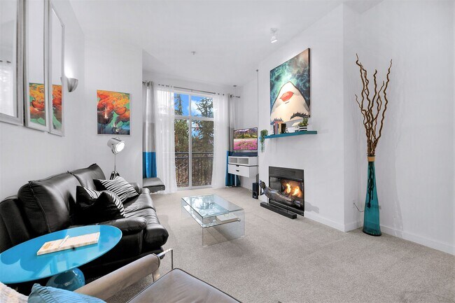 Light and Bright, tall ceiling. - 511 7th Ave