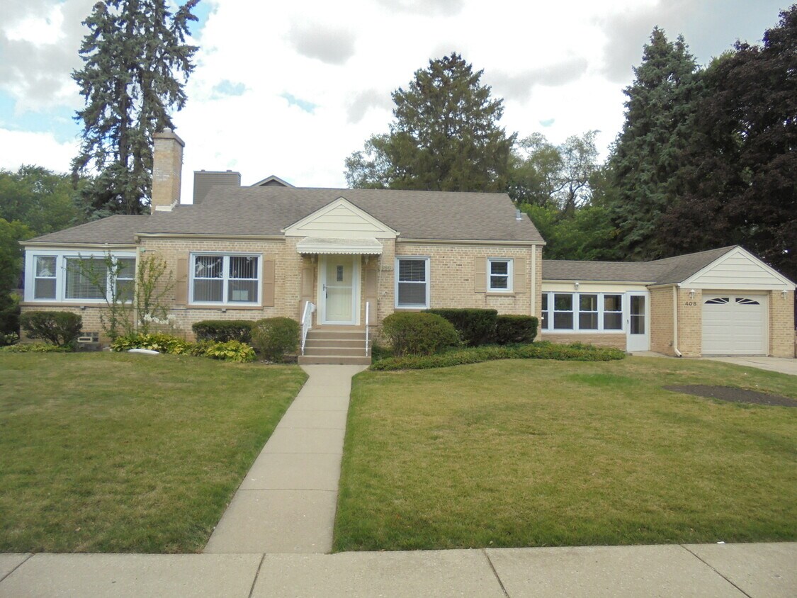 Primary Photo - 408 W Sunset Rd