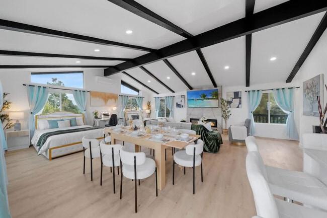 Foto del edificio - 5048 Bluff Pl