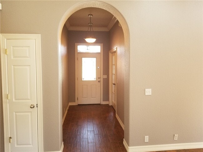 Building Photo - 884 Palisades Ave