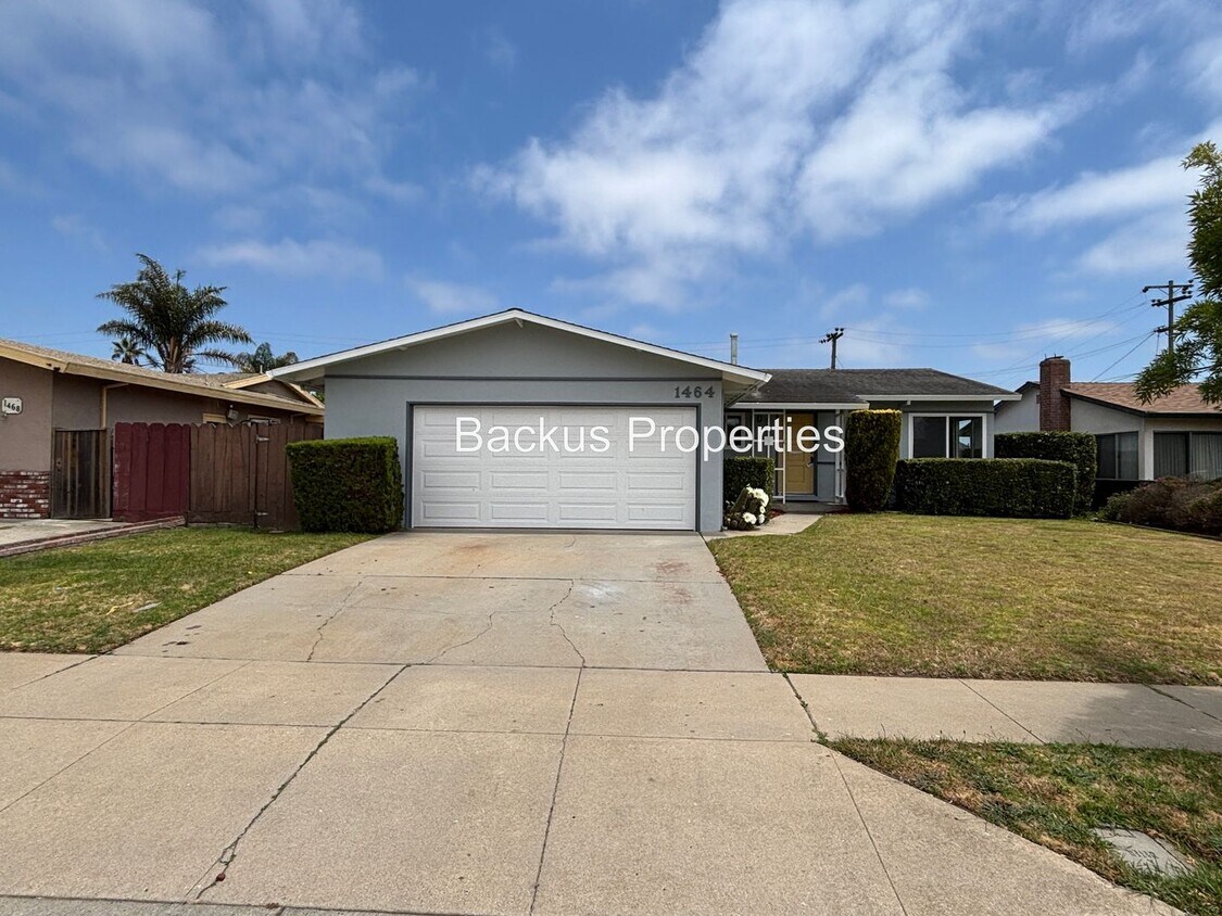 Foto principal - Three bedroom North Salinas Home on Linwoo...