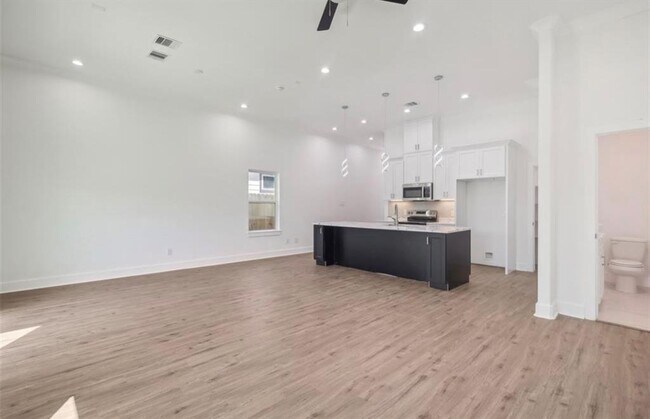 Building Photo - 4514 Galesburg St