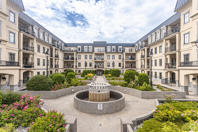 The Chateaux At Whitemud Ridge