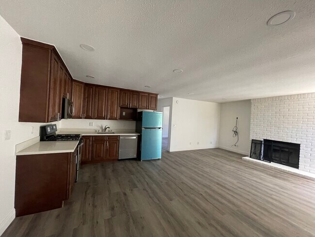 Foto del edificio - 1680 Waltham Rd