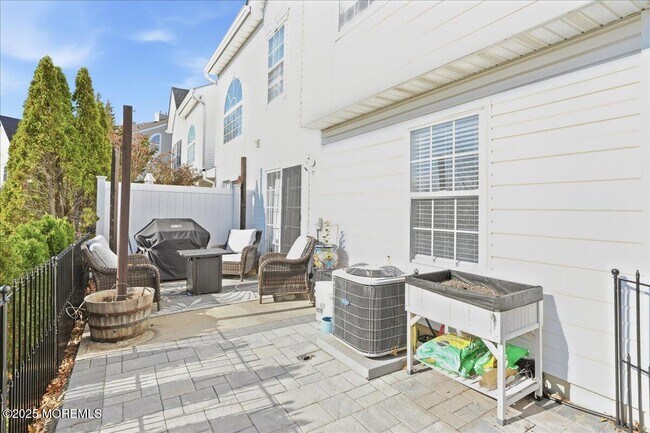 Foto del edificio - 26 Dover Ct