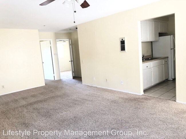 Building Photo - 2 br, 1.5 bath Apartment - 4967 Auburn Dr.