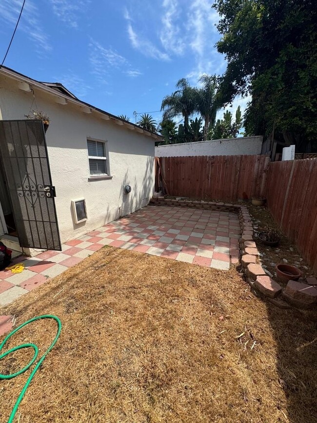 Building Photo - 825 Obispo Ave