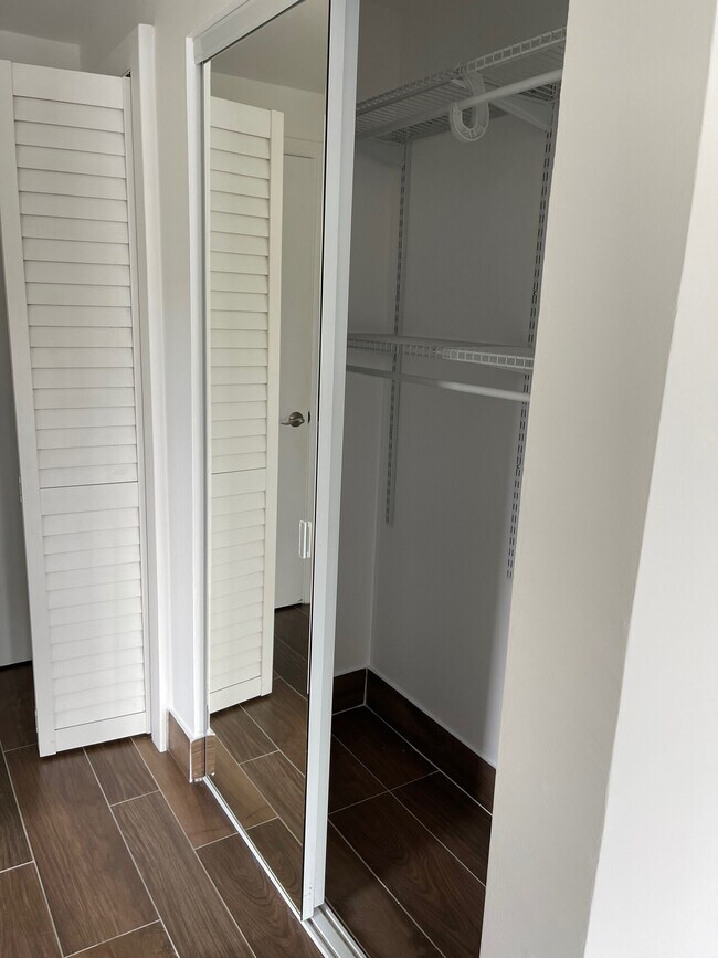 Foto del edificio - 694 NE 76TH ST LLC