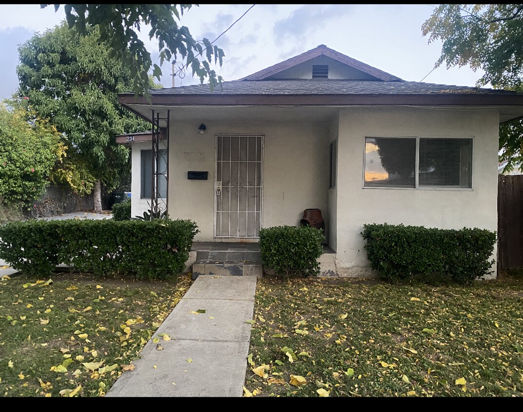234236 N Soldano Ave Unit 234, Azusa, CA 91702 Room for Rent in