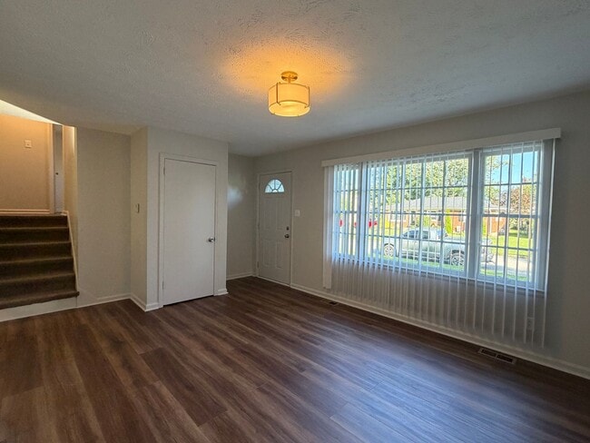 Foto del edificio - 2120 Sage Rd