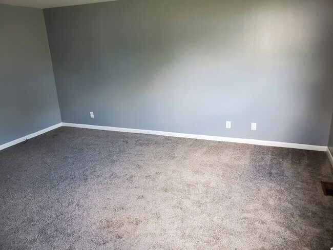 Foto del edificio - 110 W Summitville St