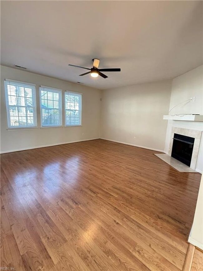 Building Photo - 5BR/2.5BA SINGLE FAMILY HOME