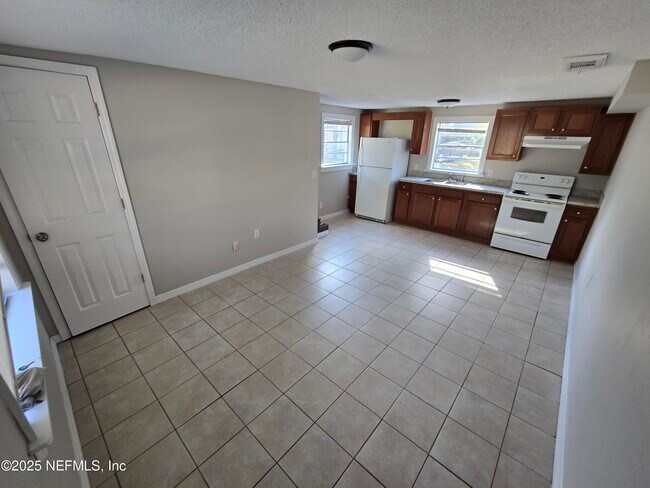 Building Photo - 5156 107th St