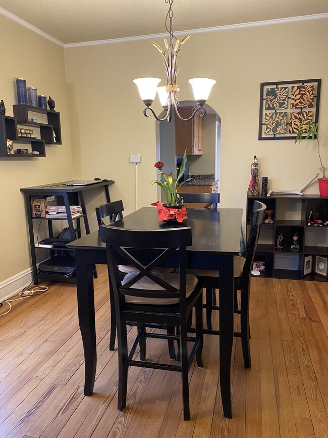 DINING ROOM - 5927 S Hill St