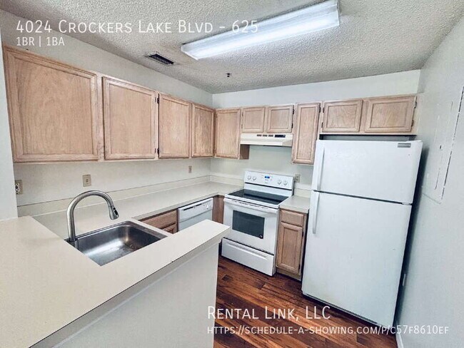 Foto del edificio - 4024 Crockers Lake Blvd