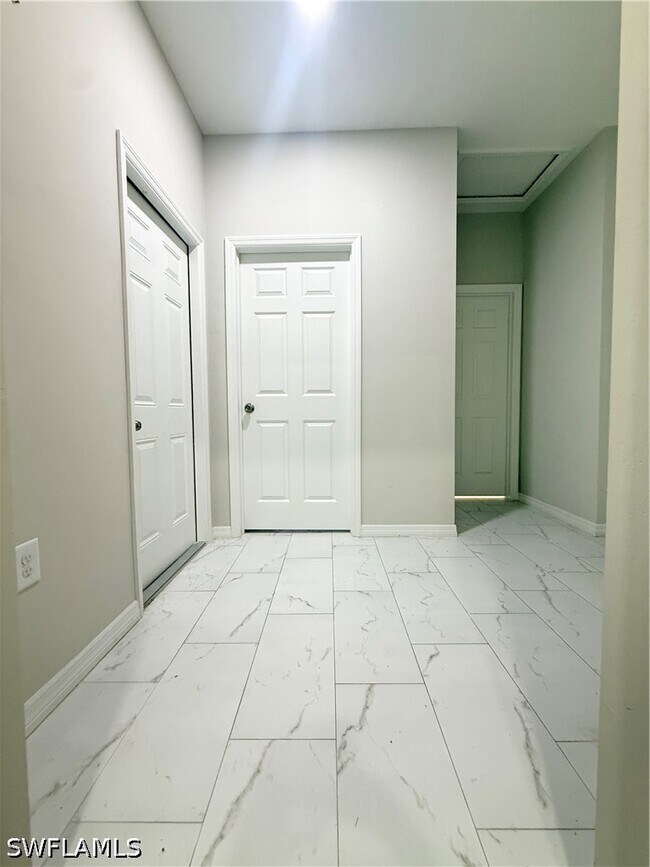 Foto del edificio - 212 Pullman St