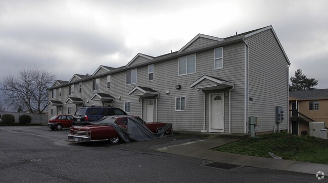 Foto del edificio - 3115-3117 NE 62nd Ave